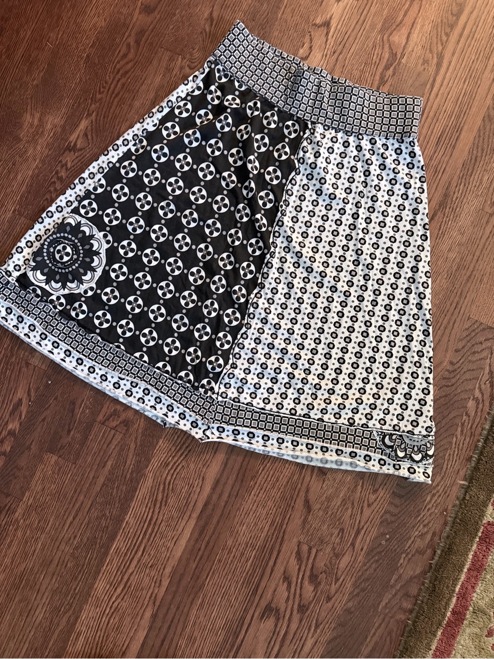 Prana - Black & White Patterned A-Line Skirt